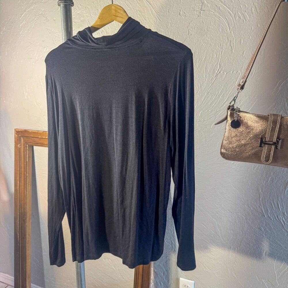 TAHARI Black Cowl Neck Long Sleeve Top
